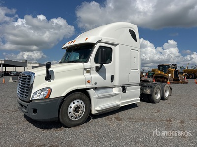 2014 Freightliner Cascadia 125 6x4 T/A Sleeper Truck Tractor