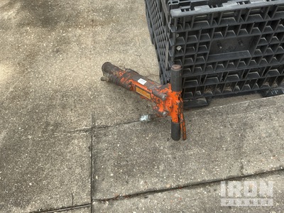 APT 160 Pneumatic Demolition Breaker