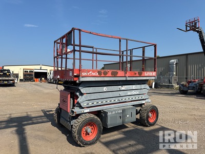 2014 Skyjack SJ7135RT Dual Fuel 4x4 Scissor Lift