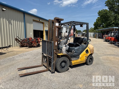 2013 Komatsu FG25T-16 Pneumatic Tire 4000 lb Cushion Tire Forklift
