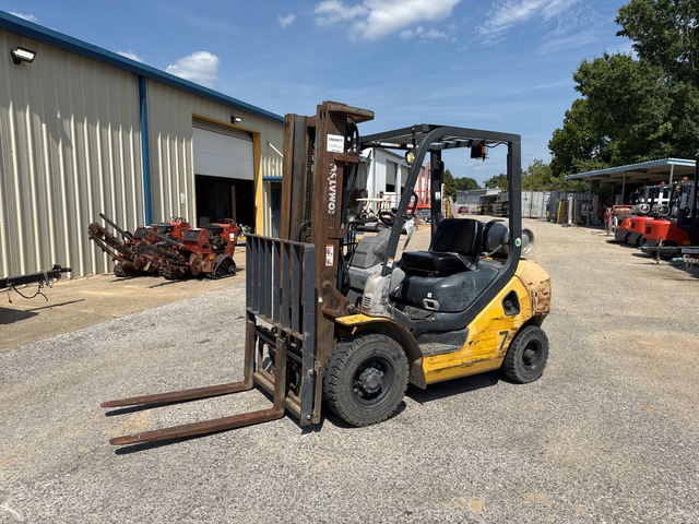 2013 Komatsu FG25T-16 Pneumatic Tire 4000 lb Cushion Tire Forklift