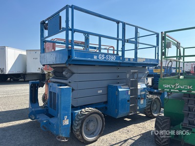 2013 Genie GS-5390RT 4x4 Dual Fuel Scissor Lift