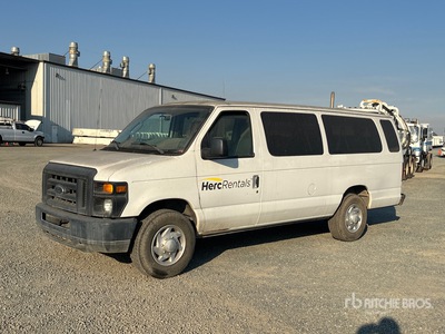 2013 Ford E-350 10 Passenger Van