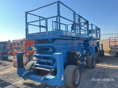 2014 Genie GS-5390RT 4x4 Dual Fuel Scissor Lift