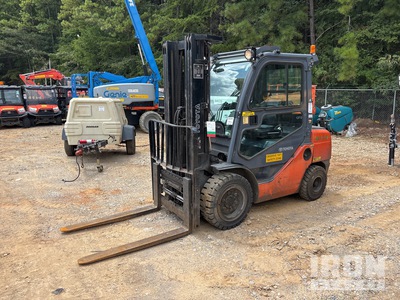 2013 (unverified) Toyota 8FDU30 5750 lb Pneumatic Tire Forklift