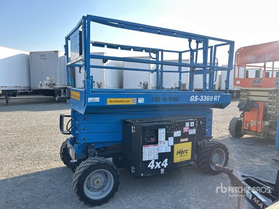 2017 Genie GS-3369RT 4x4 Dual Fuel Elevador de tijera