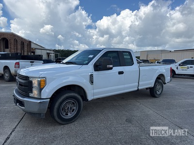 2017 Ford F-250 XL 4x2 Extended Cab Pickup