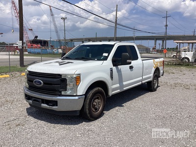 2017 Ford F-250 XL 4x2 Extended Cab Pickup