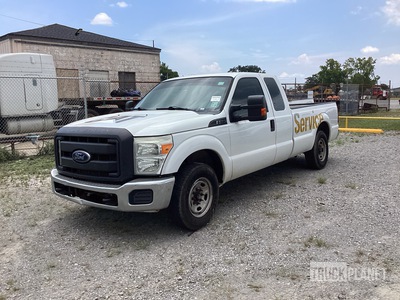 2015 Ford F-250 XL 4x2 Extended Cab Pickup