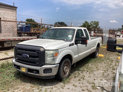 2015 Ford F-250 XL 4x2 Extended Cab Pickup
