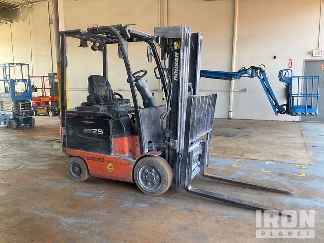 MONTACARGAS ELéCTRICO 2015 DOOSAN BC25S5