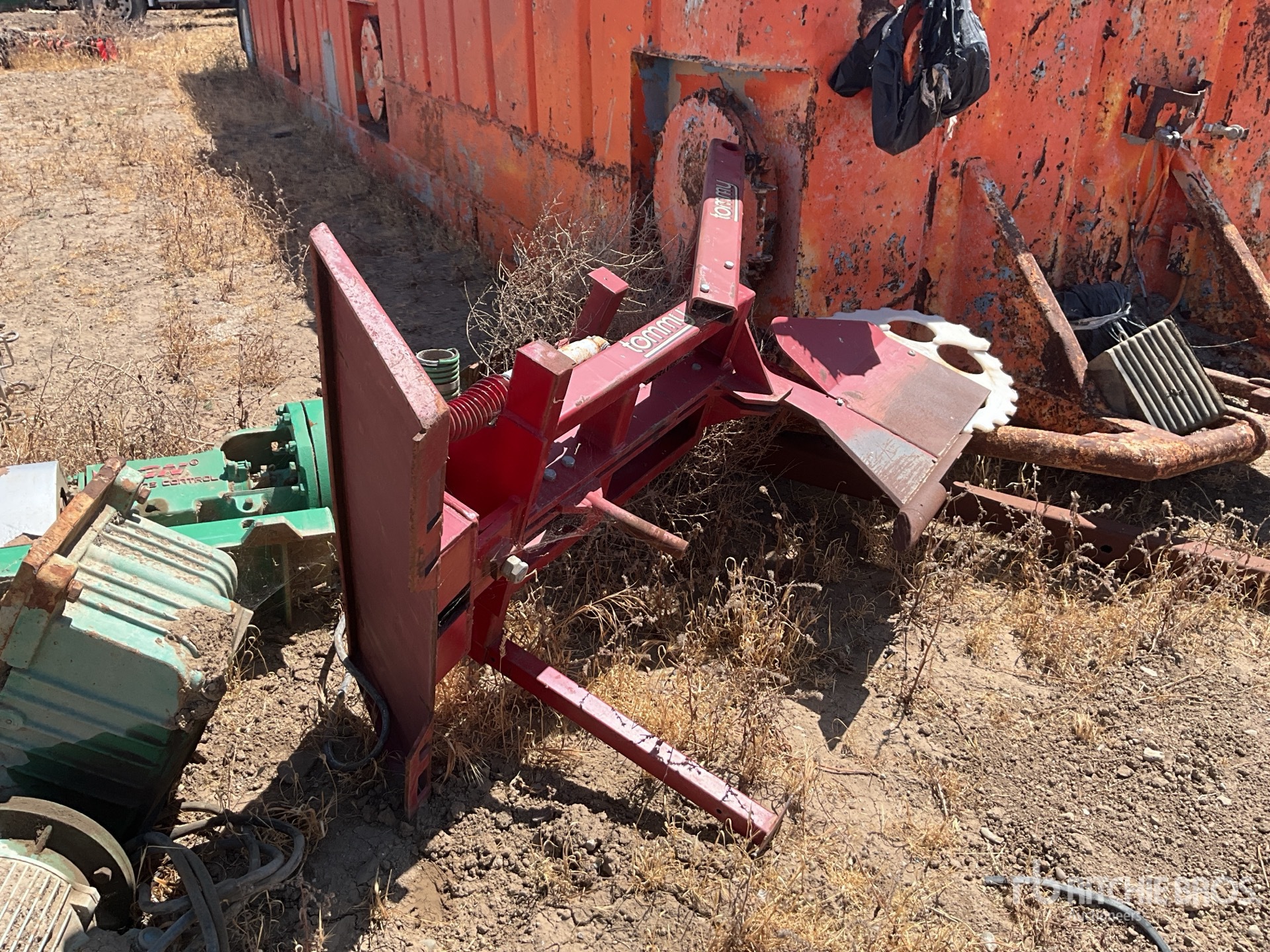 Tommy Skid Steer Silt Fence Installation Attachment Accessorio per mini pala