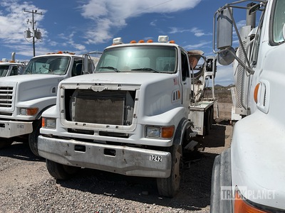 2001 Sterling L9500 10x4 Mixer Truck (Inoperable)