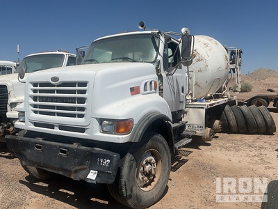 2006 Sterling L9500 12x4 Camion hormigonera