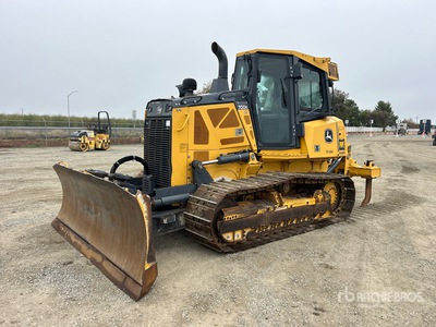 2015 John Deere 700K جرافة مجنزرة