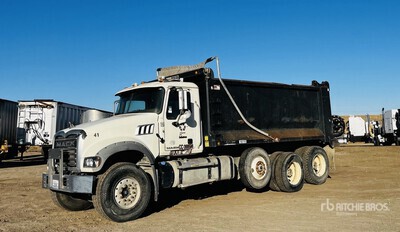 2016 Mack GU713 Tri/A Camión dumper