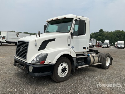 2012 Volvo VNL 4x2 S/A Dagcabine Trekker