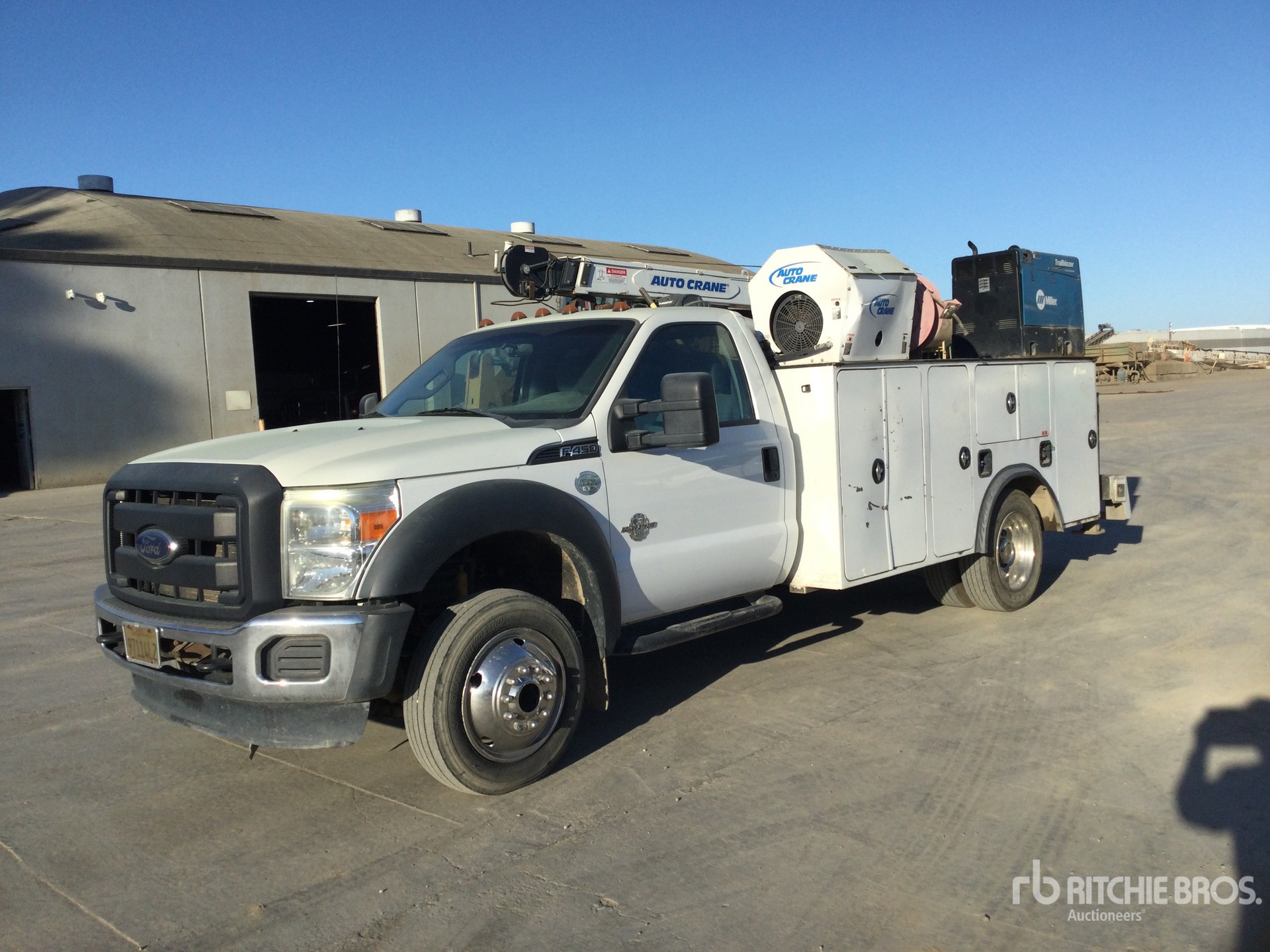 2015 Ford F-450 4x4 شاحنة خدمة