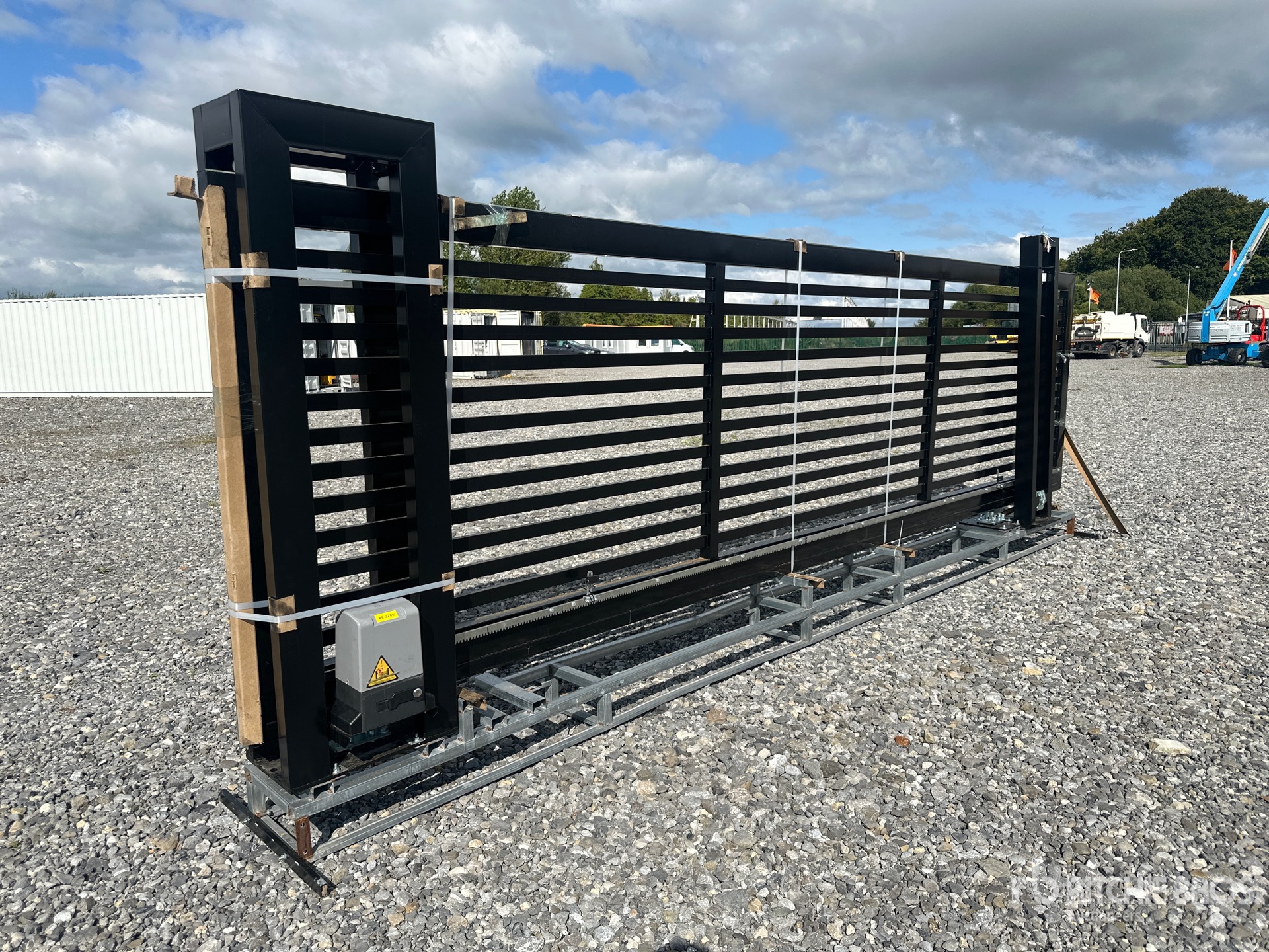 20' Cantilever Electric Sliding Driveway Gate