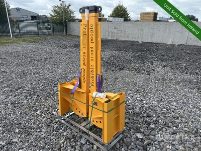 Quantity of (1) 1T Multi Position Forklift/ テレハンドラー用ジブ (Unused)