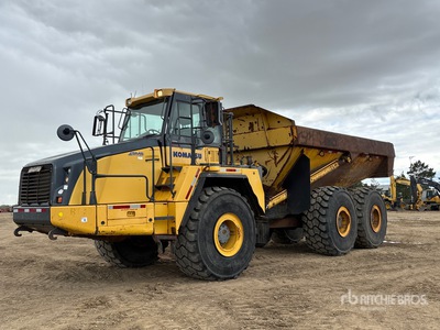 2013 Komatsu HM400-3 Knickgelenkter Muldenkipper