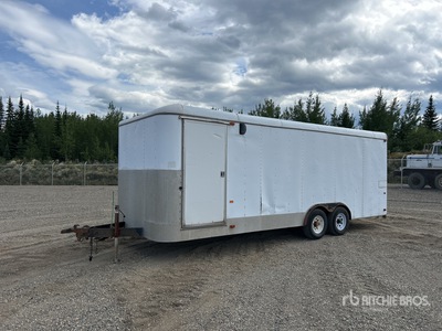 2001 Charmac 23 ft T/A Enclosed Trailer