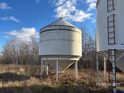 Trail-Rite FB53 +/- 1500 bu Smooth Wall Hopper Contenedor de grano