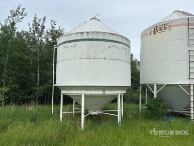 Trail-Rite FB53 +/- 1500 bu Smooth Wall Hopper Cassone per grano