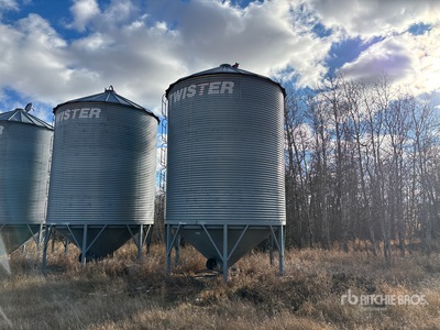 Twister +/- 2200 bu 5 Ring Hopper Grain Bin
