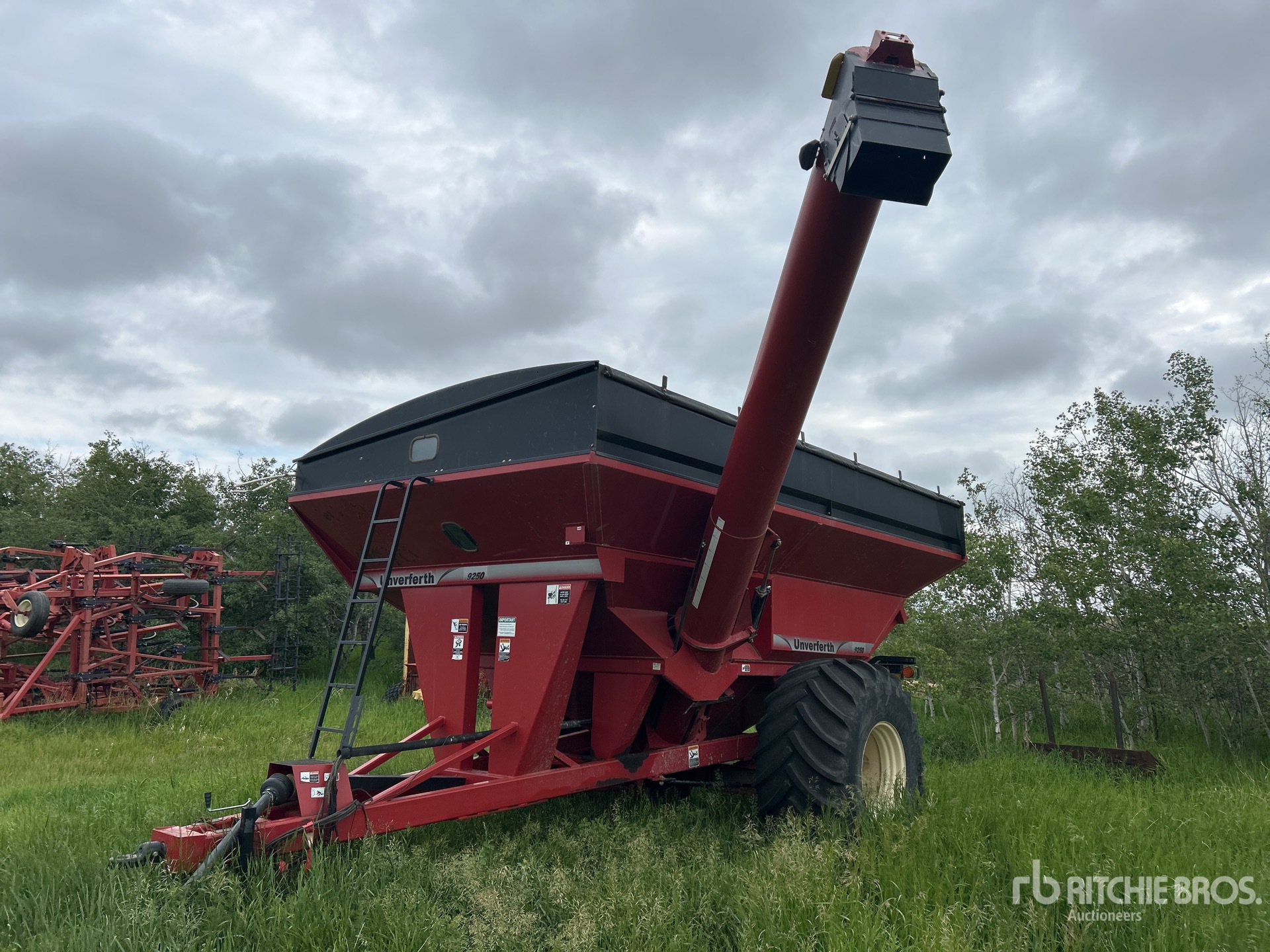 2013 Unverferth 9250 S/A Graanwagen