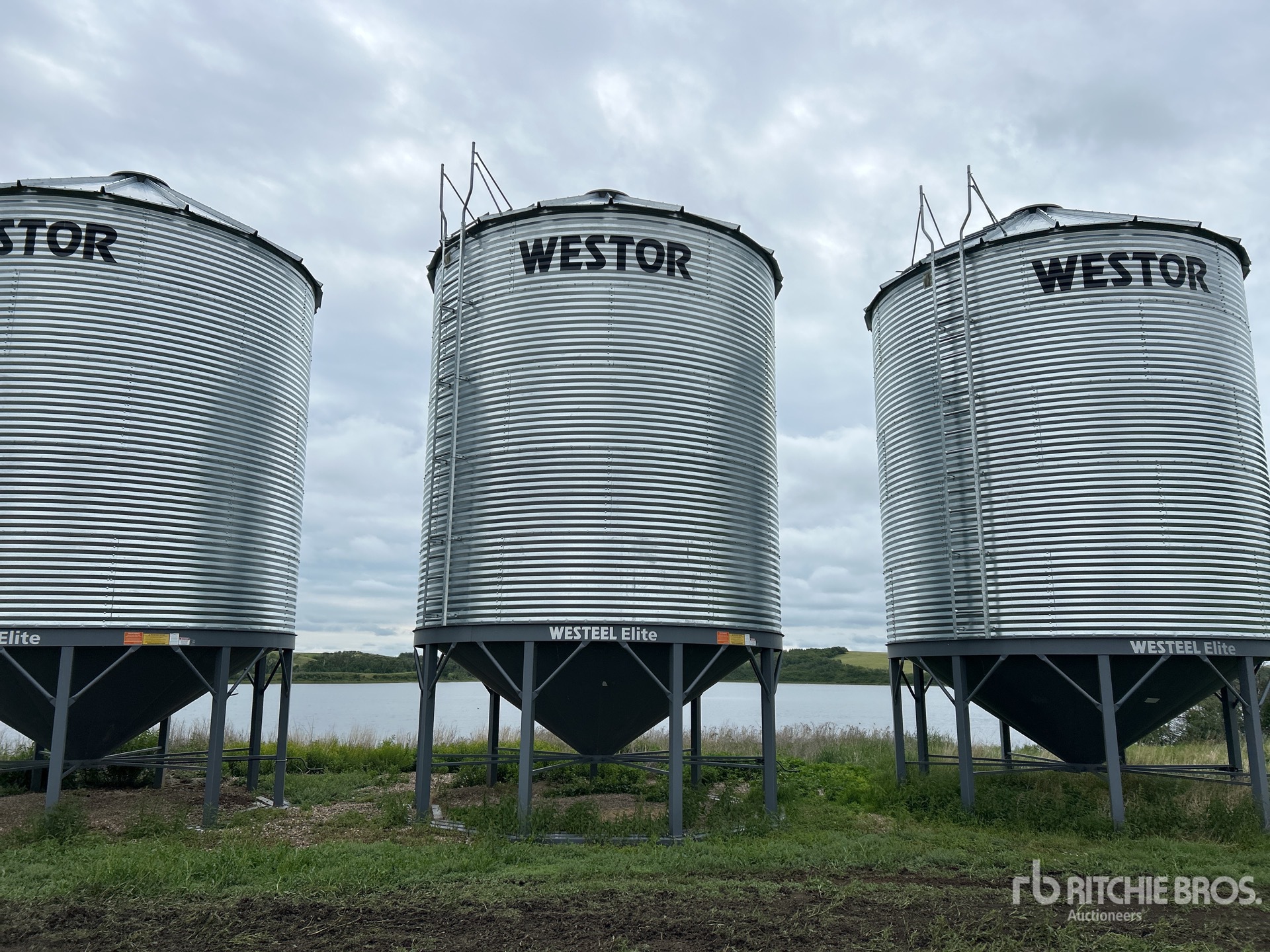 2013 Westor 1805 +/- 4920 bu 5 Ring Hopper Cassone per grano