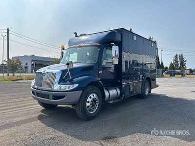 2002 International 4300 4x2 Utility Truck