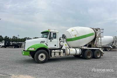 2016 Mack GU813 6x4 Mixer Truck