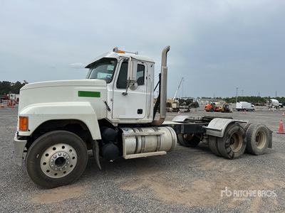 2018 Mack CHU613 6x4 تراكتور شاحنة نهارية (ثنائية المحور)