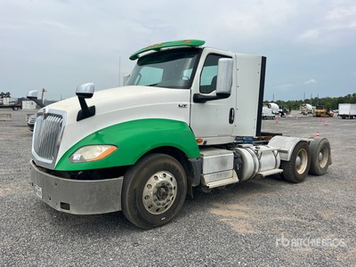 2018 International LT625 6x4 تراكتور شاحنة كابينة النوم (ثنائية المحور)