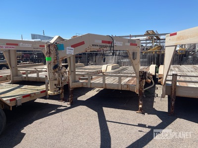 2005 Temco 24 ft T/A Gooseneck Flatbed Trailer