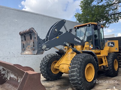 2022 John Deere 644 P-Tier Radlader