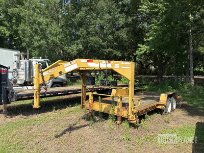 2014 Towmaster 20 ft T/A Gooseneck Przyczepa z pokładem uchylnym