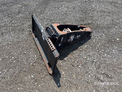Quantity of (2) Bobcat HB880 Rompedor para minicargadora