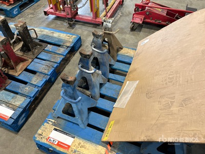 Quantity of (4) Jack Stand Varios, herramientas manuales