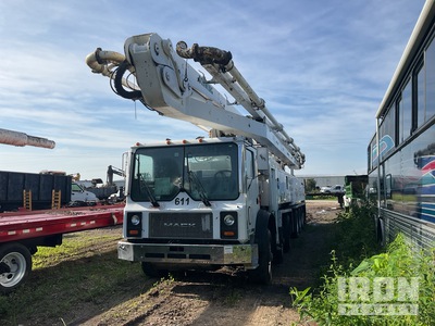 2006 Schwing 2525H-6/S61 S61S on 2007 Mack MR688S 14x6 Camion pompe à béton