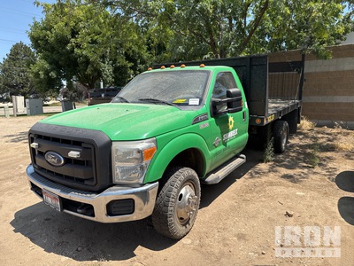 2013 Ford F-350 XL 4x4 Flatbed Truck (Inoperable)