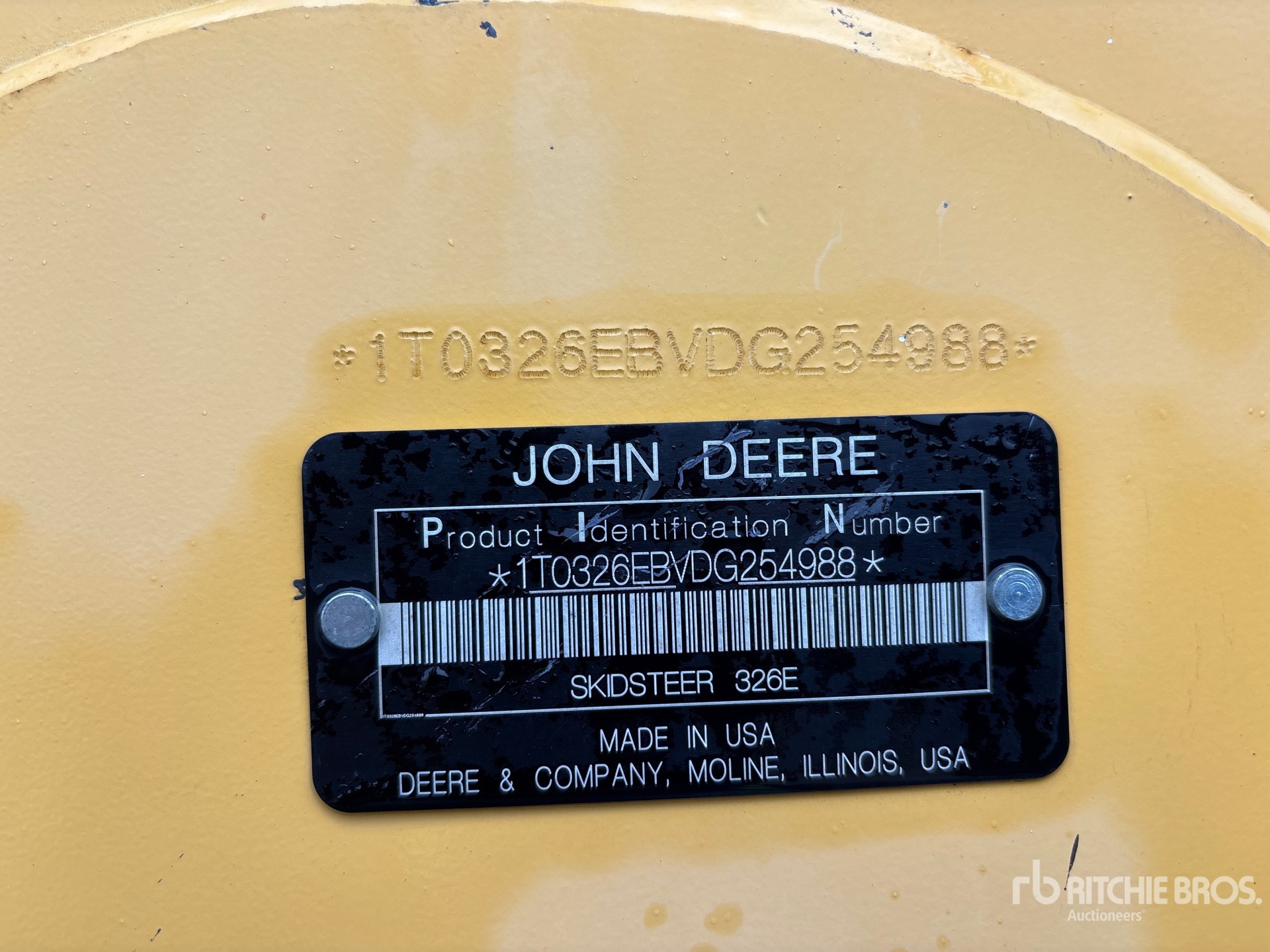2013 John Deere 326E Minicargadora