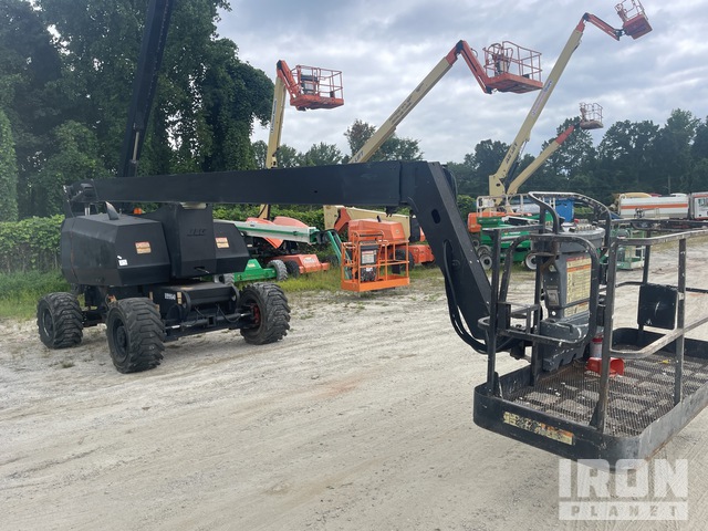 ELEVADOR ARTICULADO 2011 JLG 4WD 800A