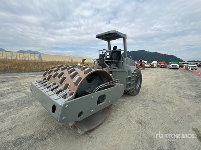 1997 Ingersoll Rand SD100D Smooth Drum Compactor