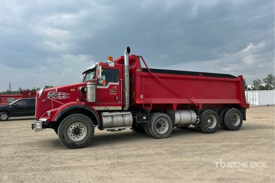 2012 Kenworth T800 8x4 Tri/A Dump Truck