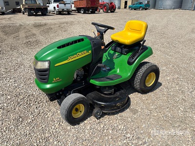 John Deere L111 4x2 Ride-On 42 in Lawn Mower