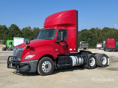 2020 International LT625 6x4 Ciągnik siodłowy T/A z kabiną dzienną