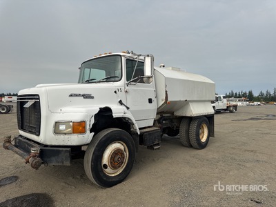 1992 Ford L9000 4x2 Water Truck