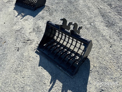 Bully Dog Equipment 36 in Skeleton Excavator Bucket - Fits John Deere/Hitachi/Sany 26-40 (Unused)